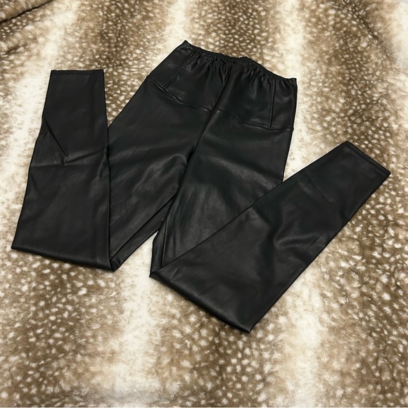 SOLD - Wilfred Free - Daria Leggings Faux Leather - Picture 2 of 4
